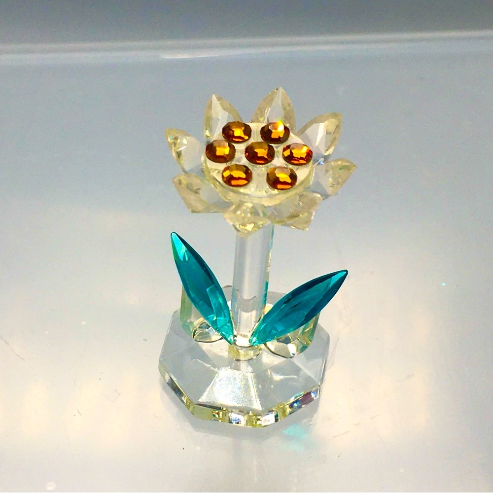 Vintage Silver Deer Daisy Pattern (CZ024) Floral Crystal Figurine -Original Box